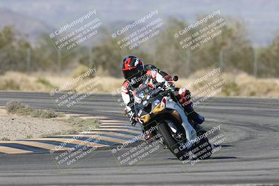 media/Dec-04-2025-Racers Edge (Thu) [[5ebc9f124d]]/3-B Group/1-Session 1 (Turn 7)/